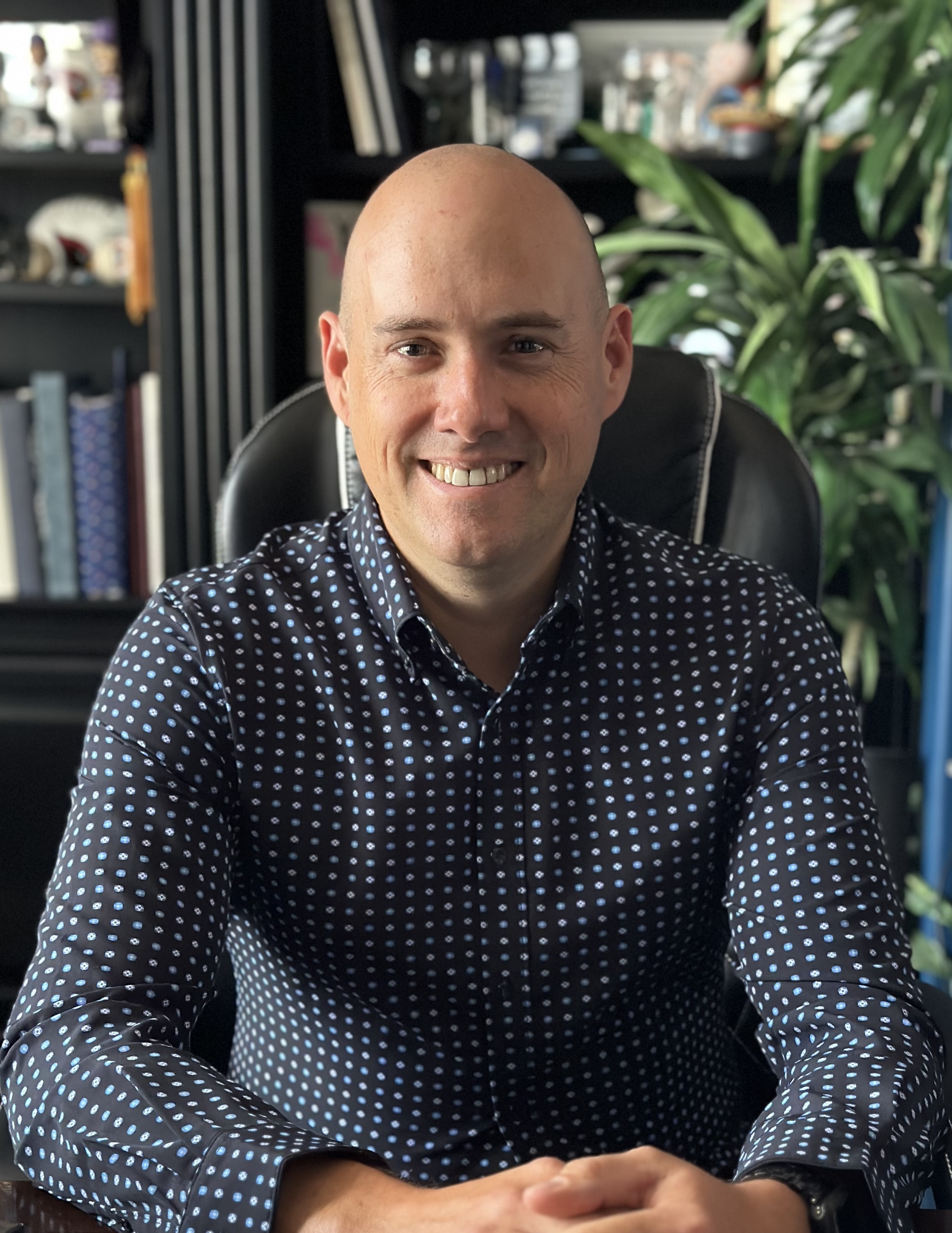 Mike, CPA and founder of 1099 CPA